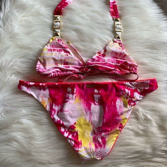 Beach Bunny Bikini Set - Picture 2 of 6